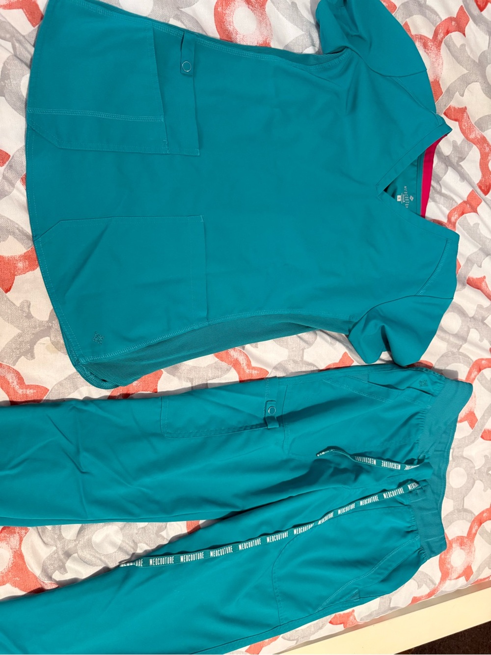 Med Couture Teal Women’s Scrub Top and Jogger Pants XS pant S top